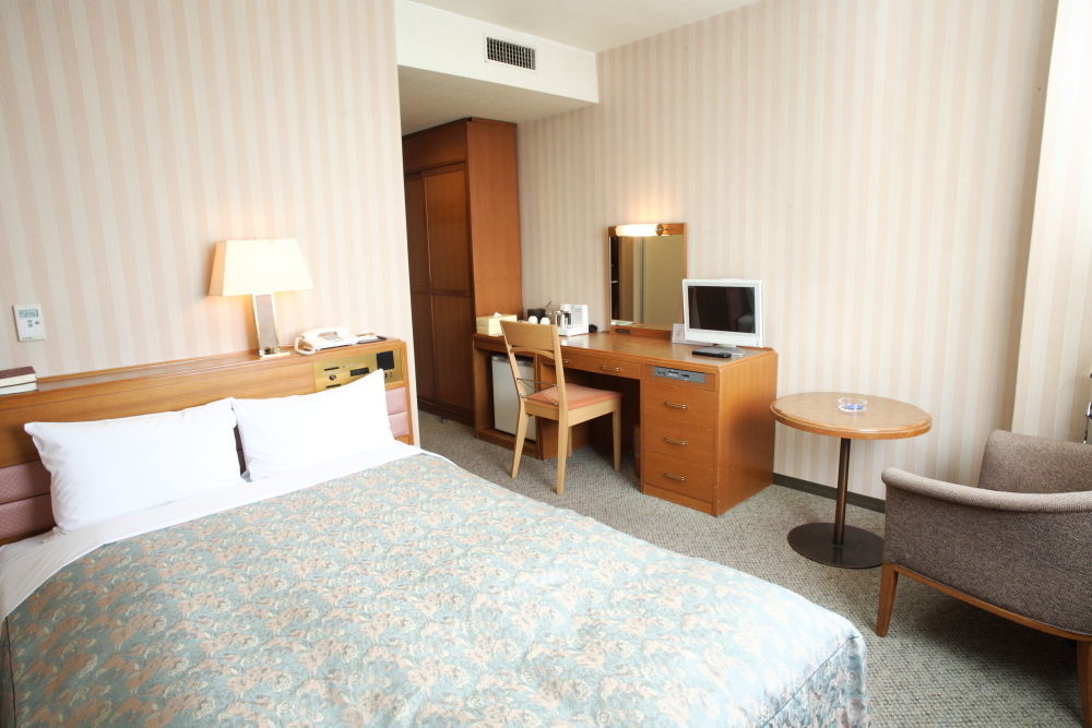 Hotel Grand View Такасаки Екстериор снимка